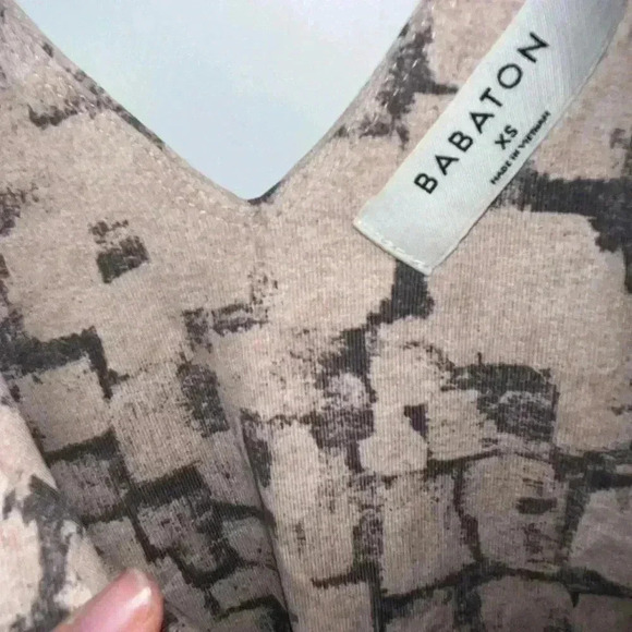 Aritzia x Babaton Contour Bodysuit size xs - Picture 5 of 11